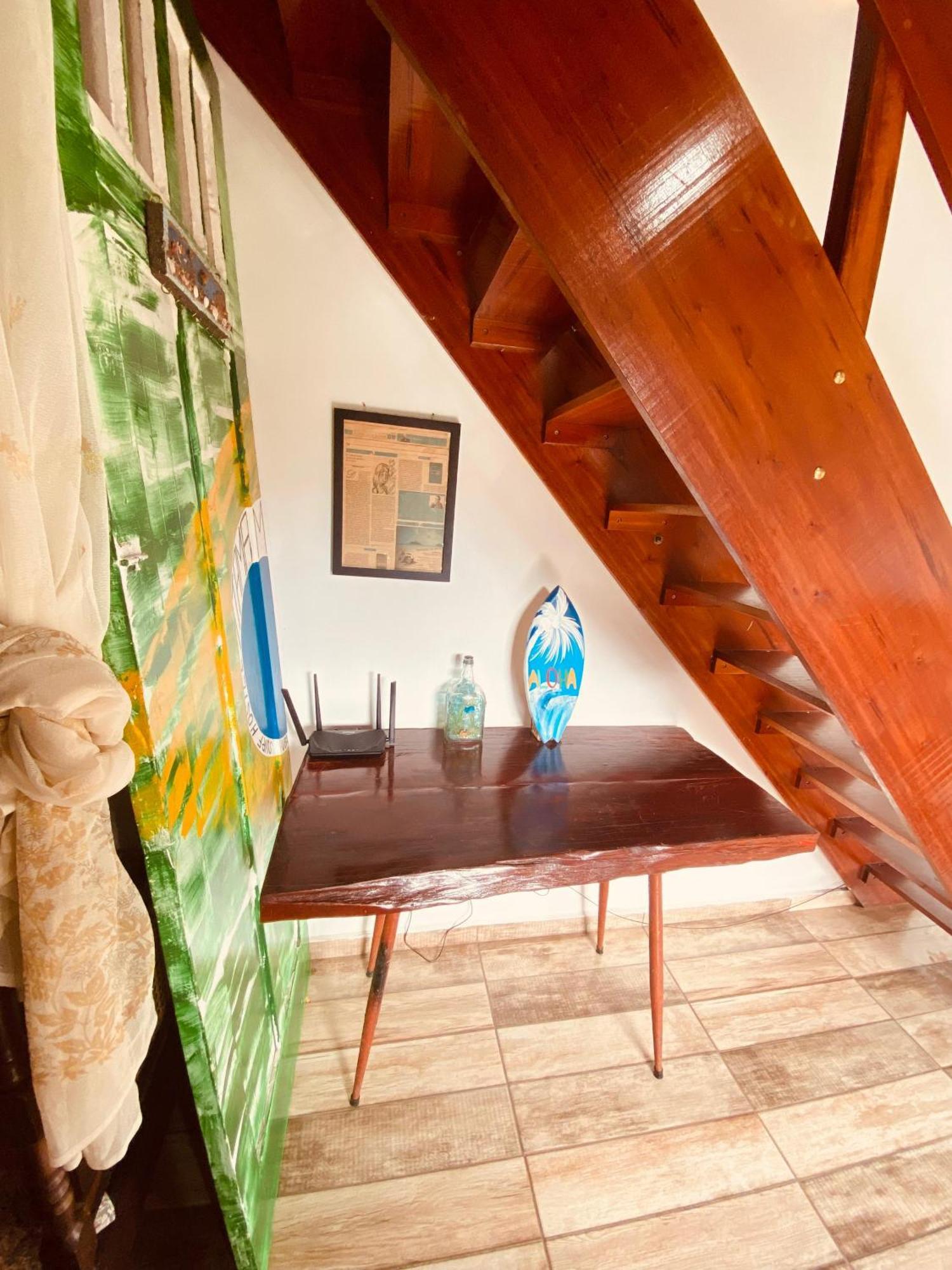Lodge Ikaia Surf House *